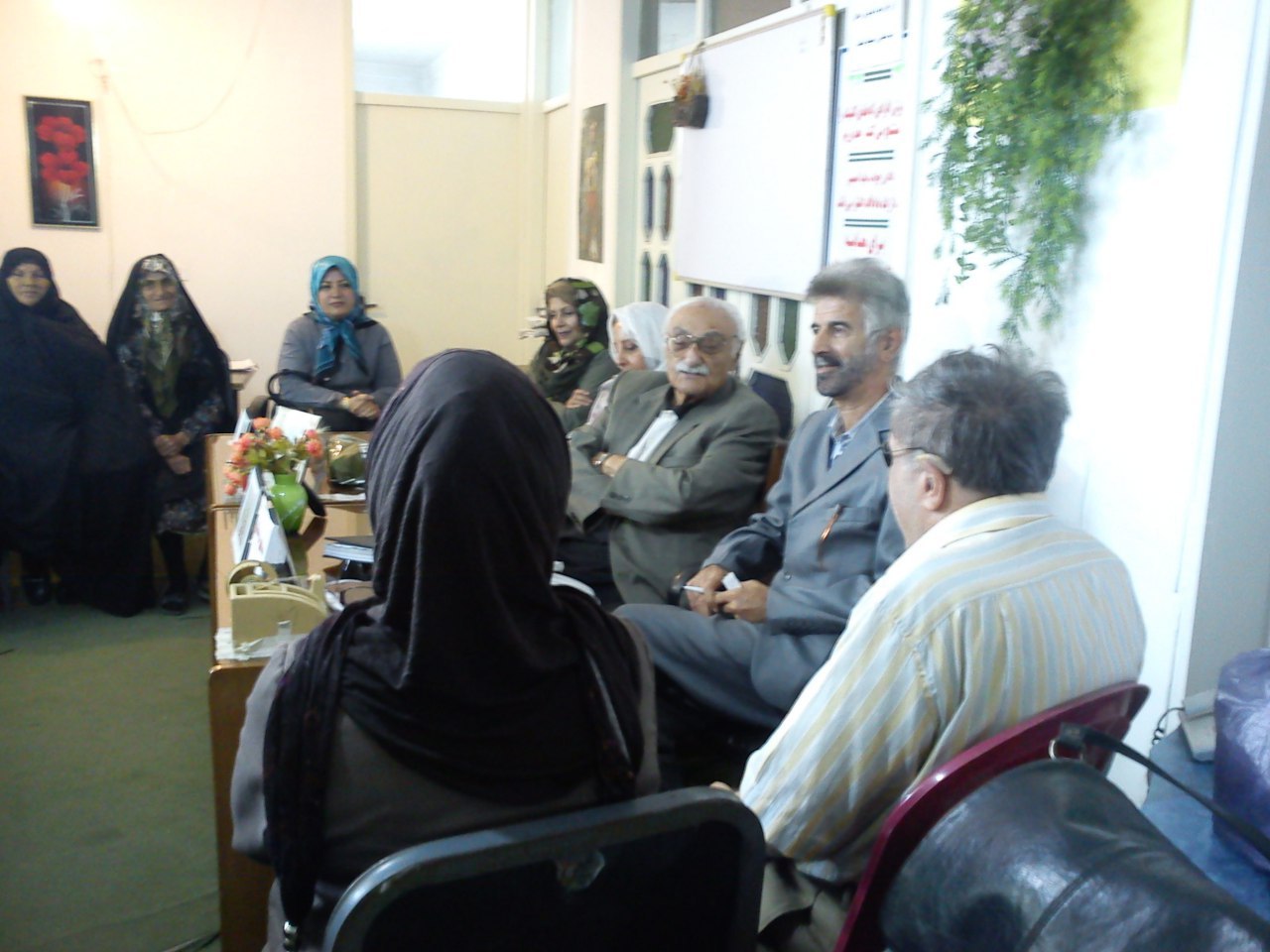 جلسه هیئت مدیره با آقای صمد مقیمی انسان خیر همراه با خانم دکتر نیرویی