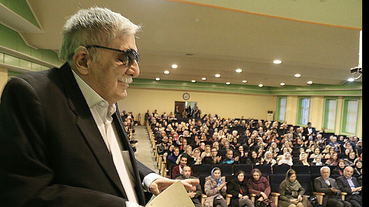 سخنرانی آقای حریری مدیر عامل انجمن امداد به بیماران سرطانی ایران